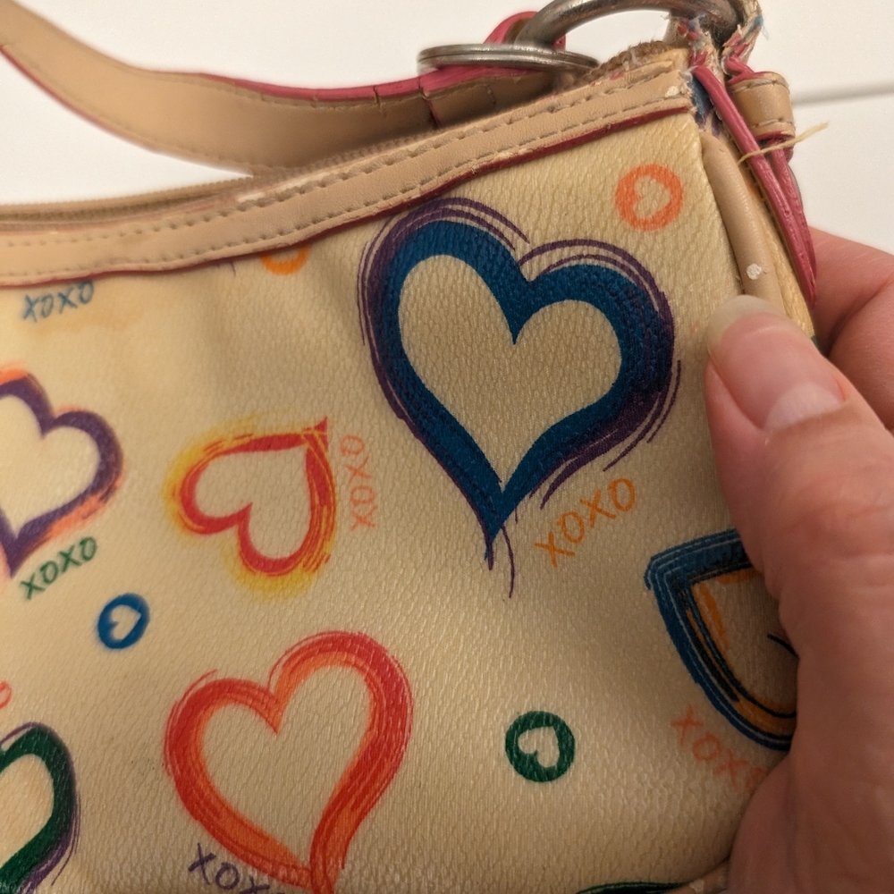 XOXO Mini bag, Multicolor Hearts on Creme Background, Single Strap with Zipper - Picture 16 of 17